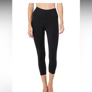 Alo High waist Airbrush Capri sz Small